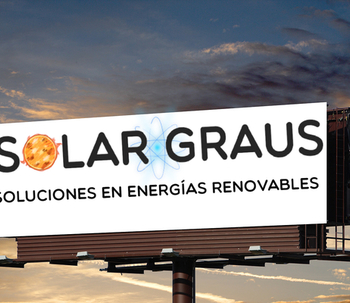 Valla publicitaria con iluminación solar